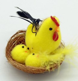 Kogutki kurczaki Wielkanocne w gniazdku dekoracja