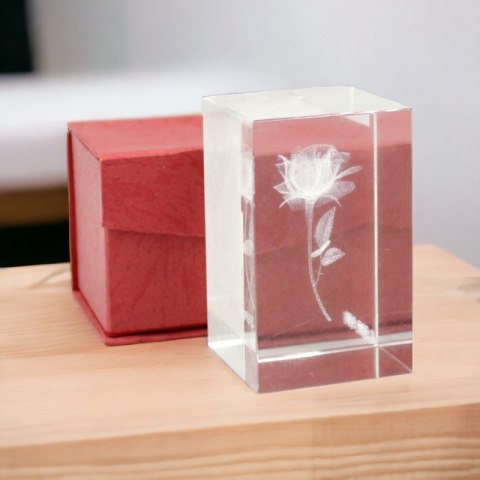 Dekoracja ze szkła bloczek szklany z grawerem 8x4,5cm Dekoracja ze szkła bloczek szklany z grawerem 8x4,5cm