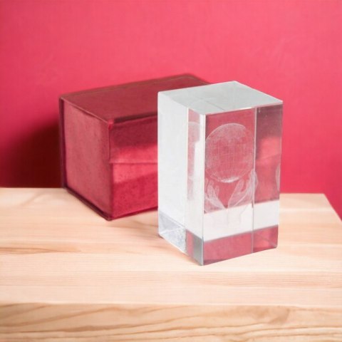 Dekoracja ze szkła bloczek szklany z grawerem 8x4,5cm Dekoracja ze szkła bloczek szklany z grawerem 8x4,5cm