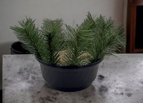 Podkład sztuczny stroik w donicy 22cm z obciążeniem Podkład sztuczny stroik w donicy 22cm z obciążeniem