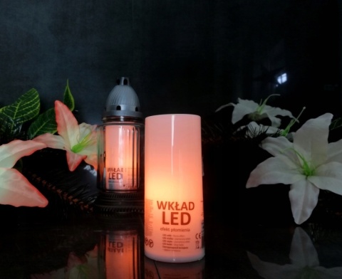 Wkład elektryczny LED efekt żywego płomienia 13,8 cm z bateriami