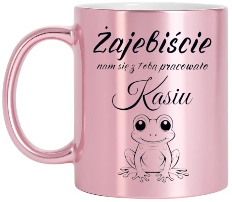 Kubek różowy prezent na pożegnanie koleżanki z pracy z imieniem