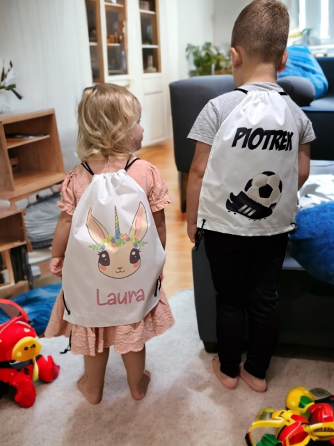 Zestaw bidon i plecak z imieniem dziecka worek do szkoły buty kapcie wzory