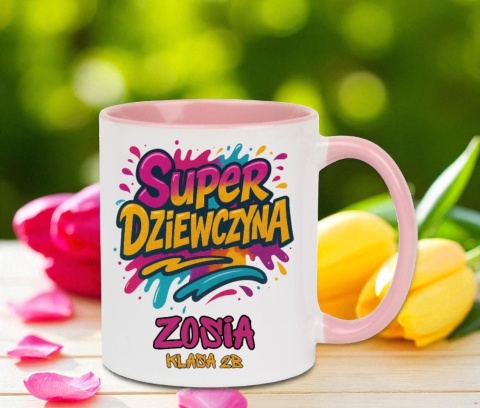 Kubek z nadrukiem prezent Dzień DZIEWCZYNY dla koleżanki z klasy z IMIENIEM