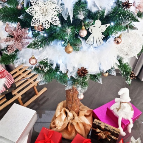 Choinka sztuczna na pniu SOSNA SZRONIONA 220cm