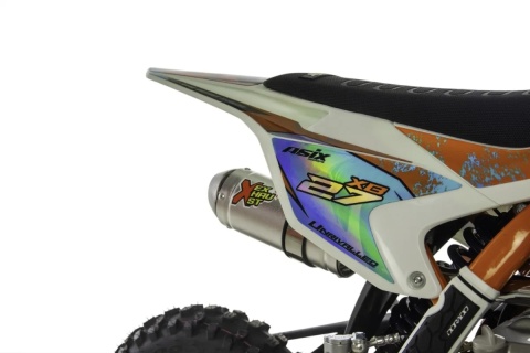 Cross ASIX XB27 110 4T półautomat E-start zielony