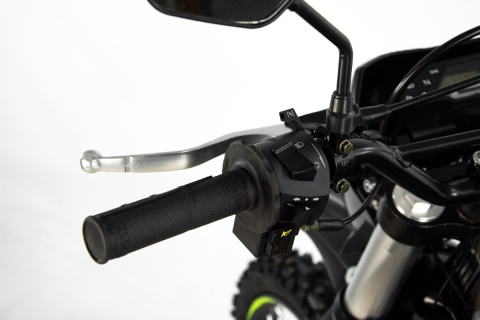 Cross ASIX DEFENDER 250 4T żółty